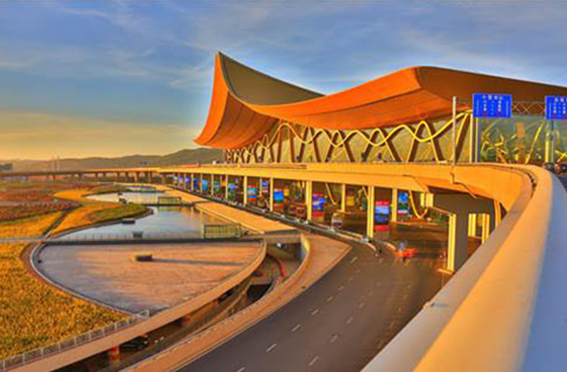 完成时间：2015年 项目类型：综合布线等 项目简介：昆明长水国际机场位于昆明市官渡区长水村，为全球百强机场之一，是我国面向东南亚、南亚，连接欧亚非的“中国西南门户国际枢纽机场”，与乌鲁木齐地窝堡国际机场并列为我国两大国家门户枢纽机场。