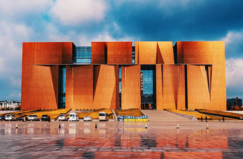 完成时间：2016年 项目类型：综合布线等 项目简介：云南省博物馆是云南最大的综合性博物馆，占地面积150亩，建筑面积6万平方米，展厅面积达16500平方米，是首批国家一级博物馆。